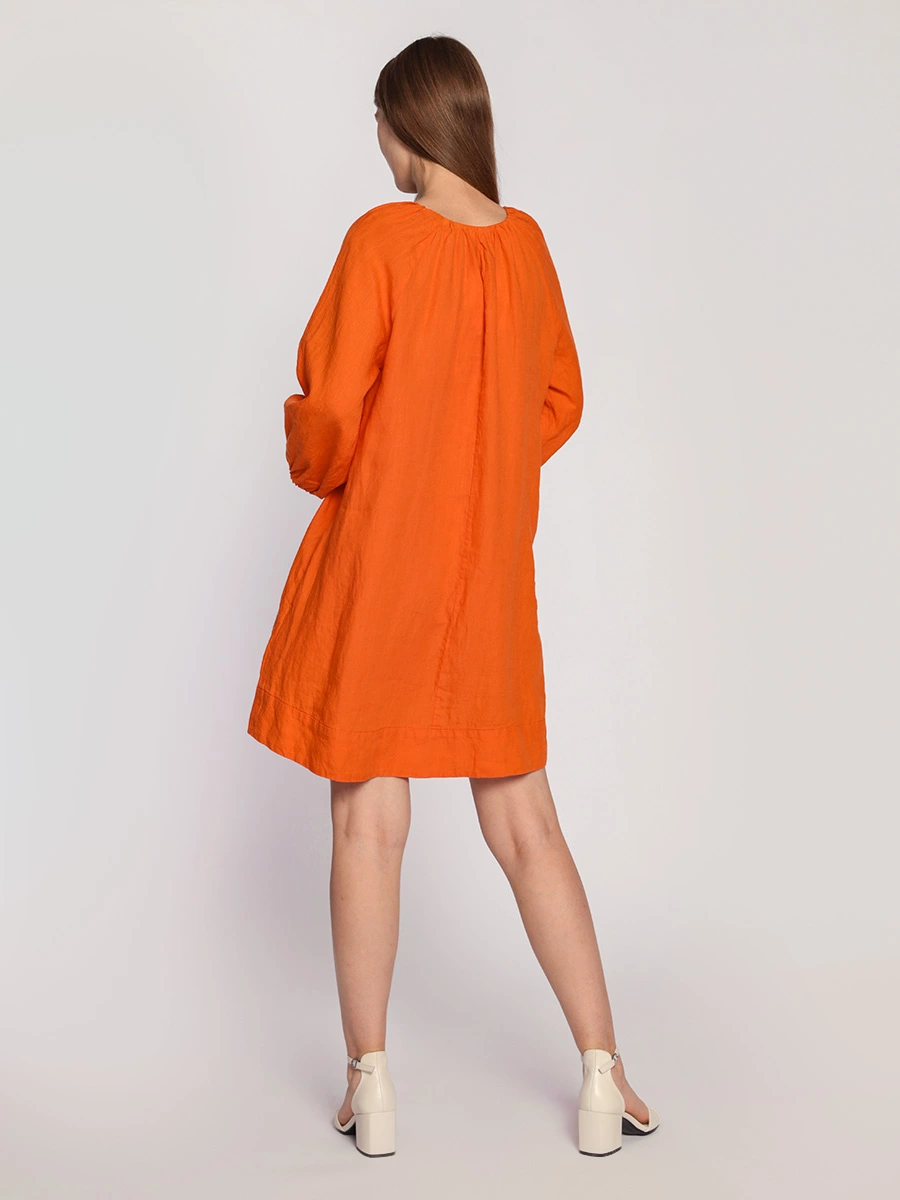 Платье А-силуэта оранжевого цвета изо льна
